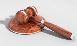 Выписка из квартиры через суд: основания, документы и судебная практика