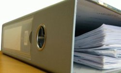 Договор дарения садового участка: образец составления документа на надел с домом и без, особенности оформления между близкими родственниками